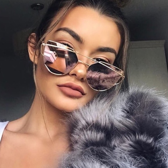 Gorgeous Rose Gold Mirrored Sunglasses - Picture 7 of 8